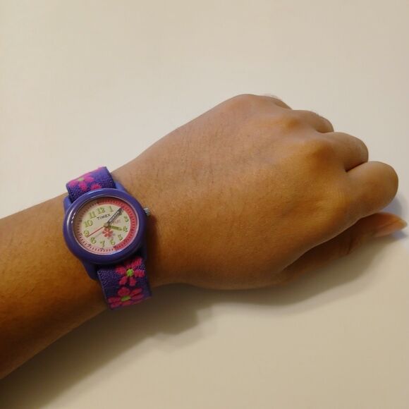 Timex 29mm Elastic Fabric Kids Purple Floral Watch Easy-To-Read Dial WR 30M - Picture 5 of 15
